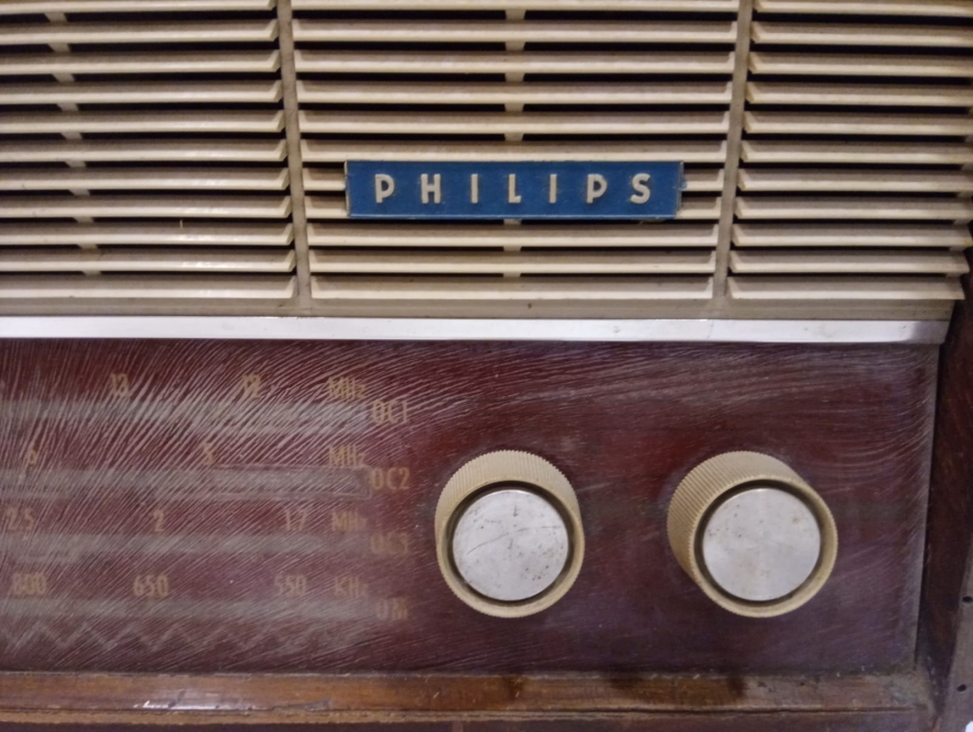 Rádio Philips de Balcão