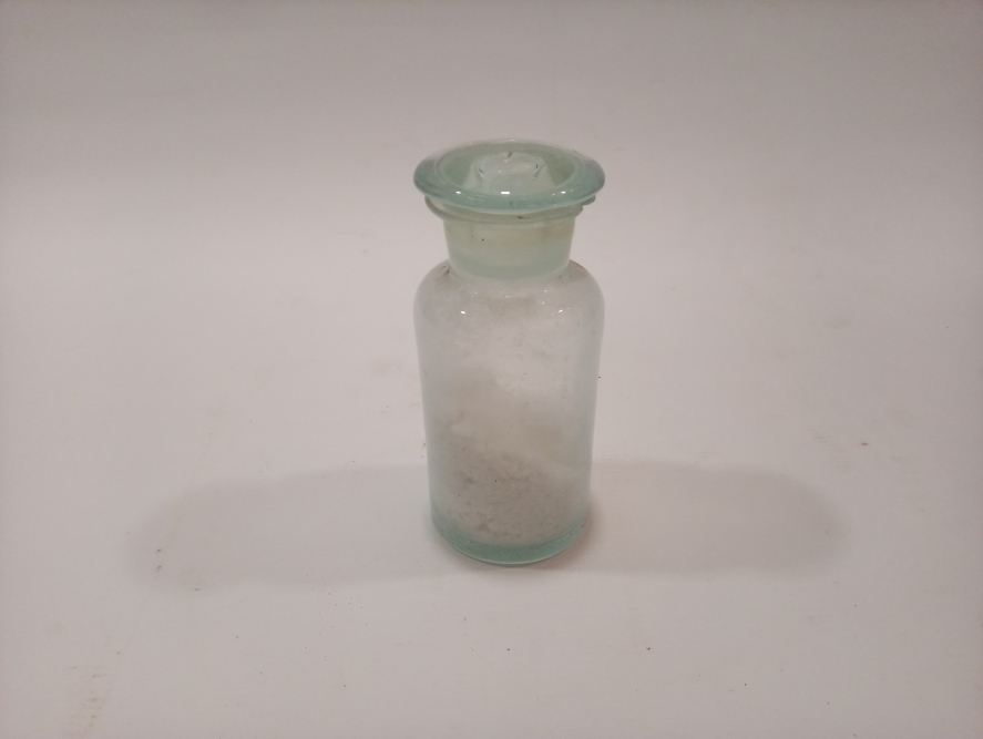 Vidro de Laboratório com Sal