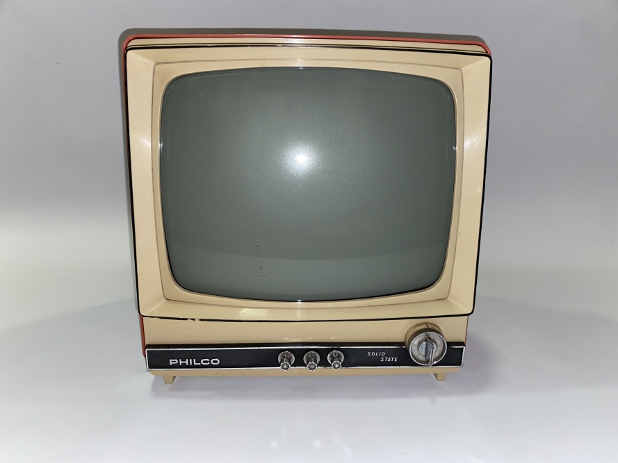 Antiga televisão philco solid state
