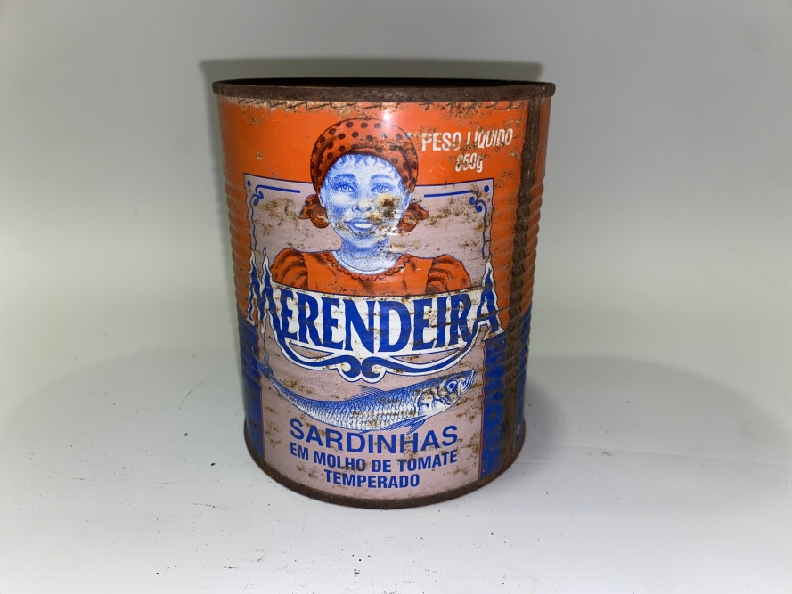 Lata de sardinha Merendeira