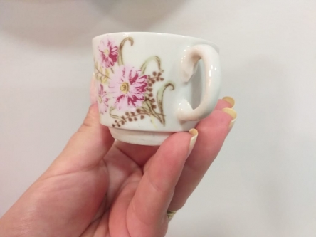Mini xícara de café floral